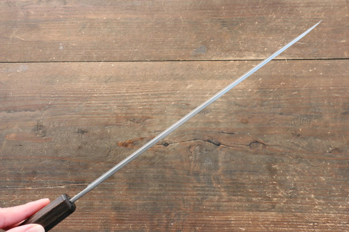 Sakai Takayuki Nanairo โมลิบดินัม INOX มีด Yanagiba มีดทำครัวญี่ปุ่น 270mm ด้ามพลาสติก ABS (ดำทอง)