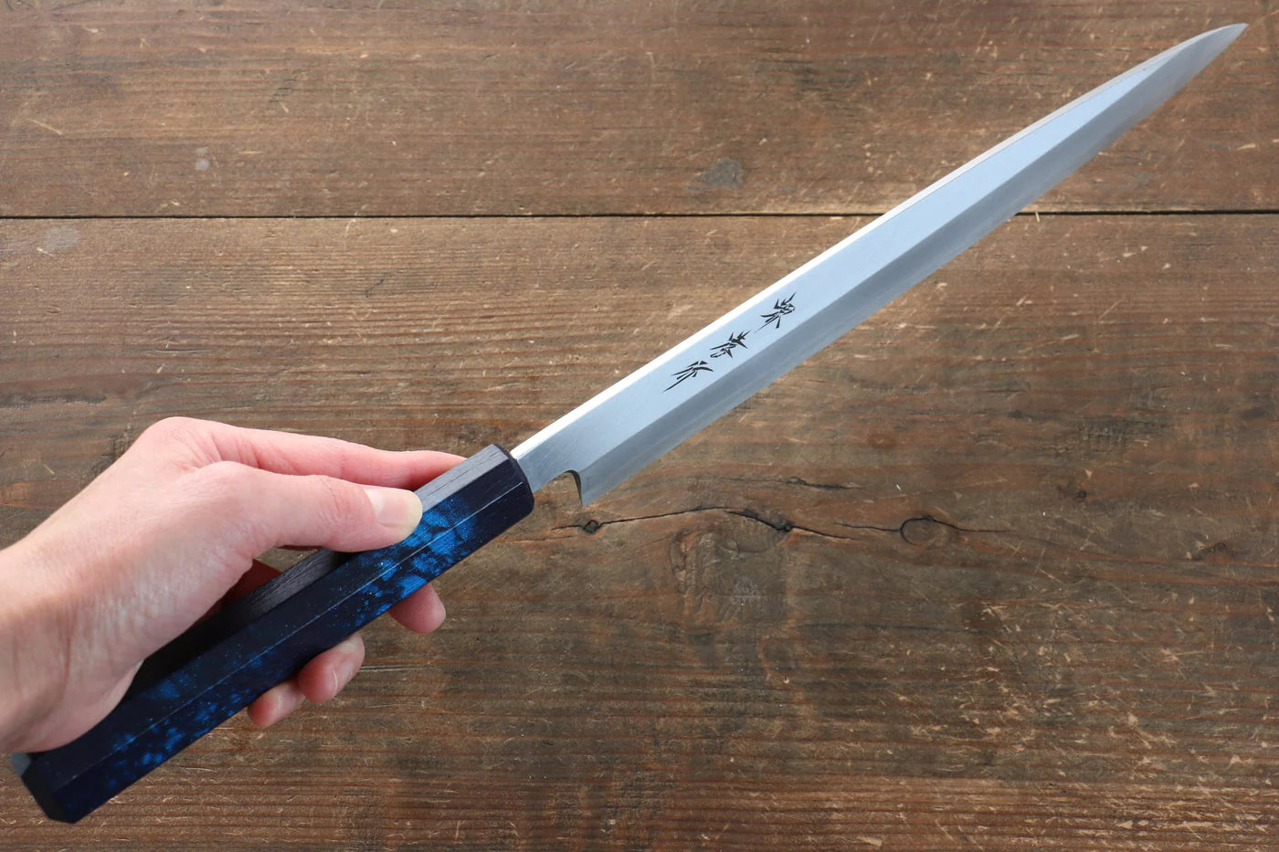 Sakai Takayuki Nanairo โมลิบดินัม INOX มีด Yanagiba มีดทำครัวญี่ปุ่น 270mm ด้ามพลาสติก ABS (กระดองเต่าเทอร์คอยซ์)