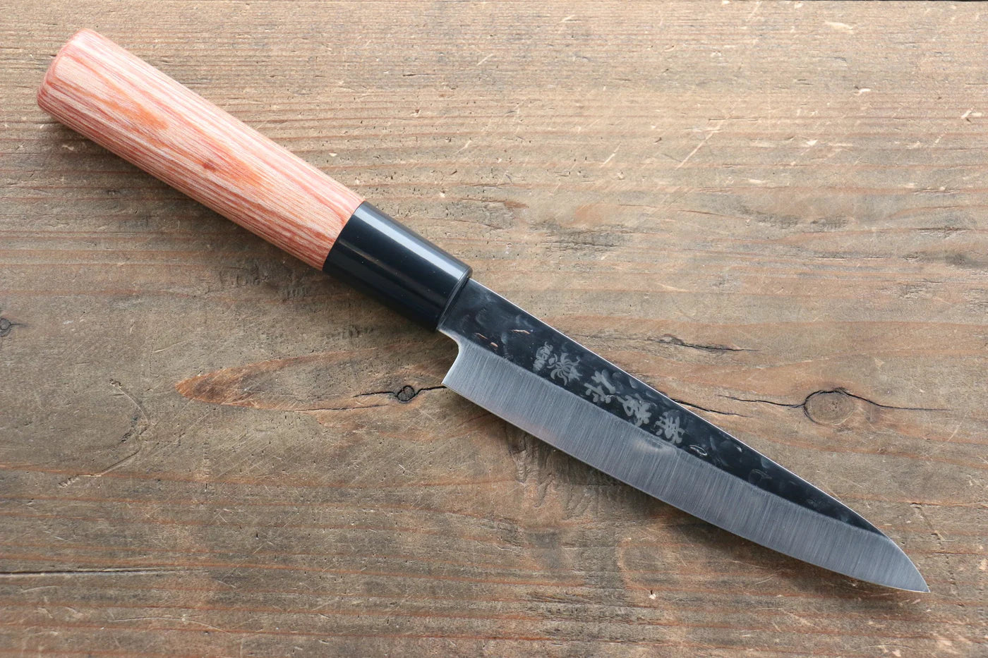 Kanetsune DSR-1K6 ลายค้อนตี มีดขนาดเล็ก  Petty มีดทำครัวญี่ปุ่น 120mm ด้ามไม้ Pakka wood สีแดง
