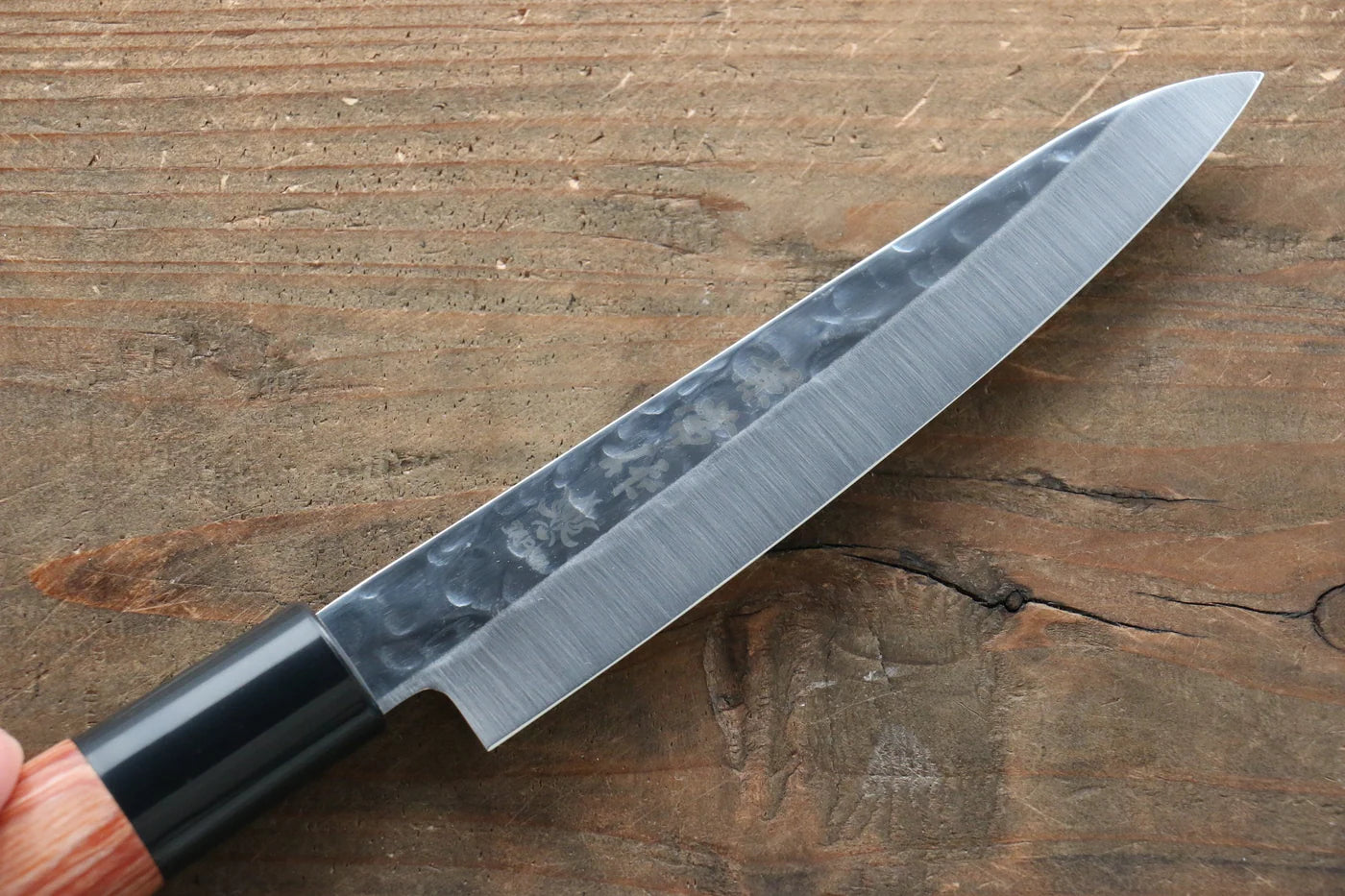 Kanetsune DSR-1K6 ลายค้อนตี มีดขนาดเล็ก  Petty มีดทำครัวญี่ปุ่น 120mm ด้ามไม้ Pakka wood สีแดง
