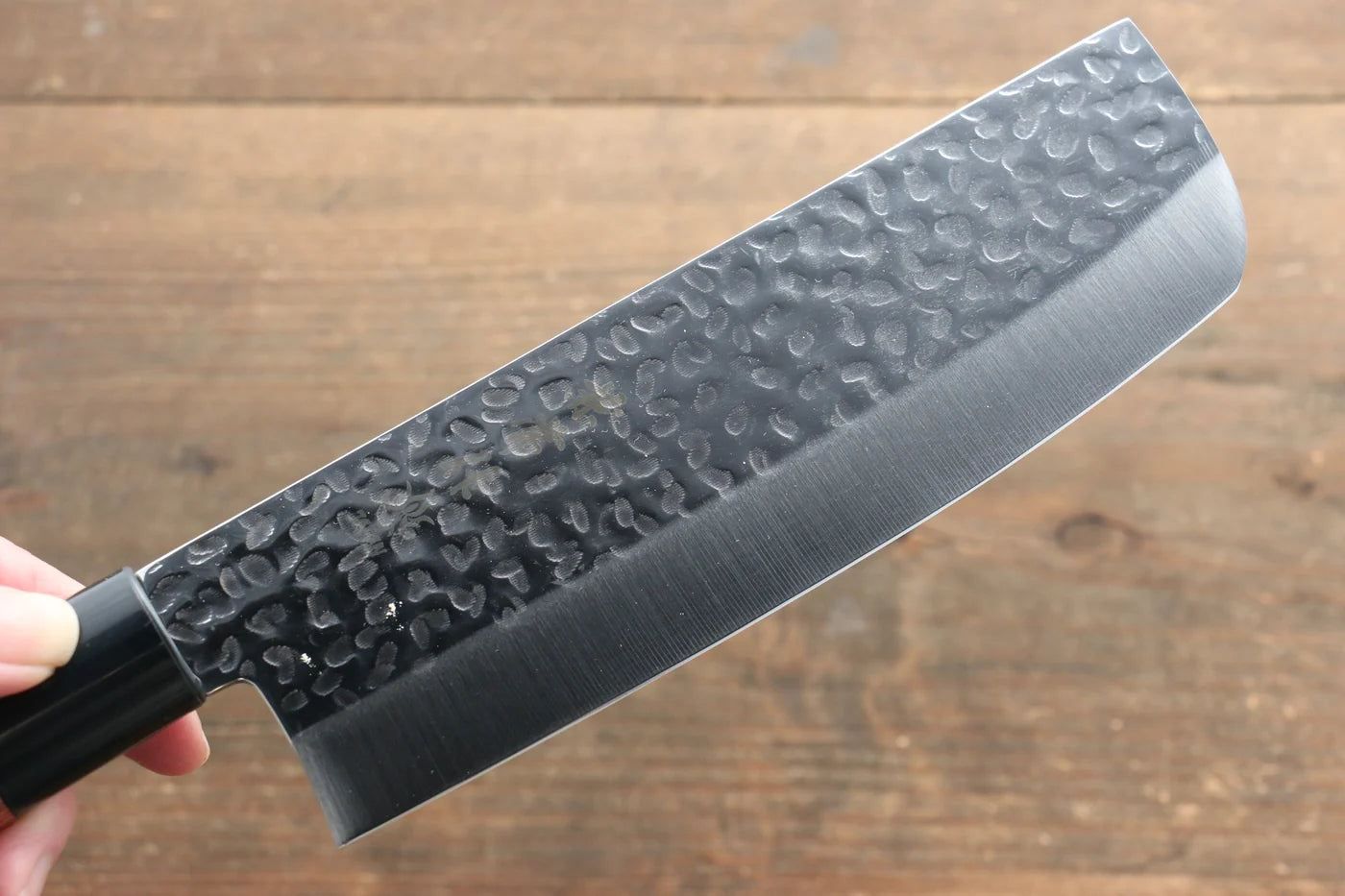 Kanetsune DSR-1K6 ลายค้อนตี มีดหั่นผัก Nakiri มีดทำครัวญี่ปุ่น 165mm ด้ามไม้ Pakka wood สีแดง