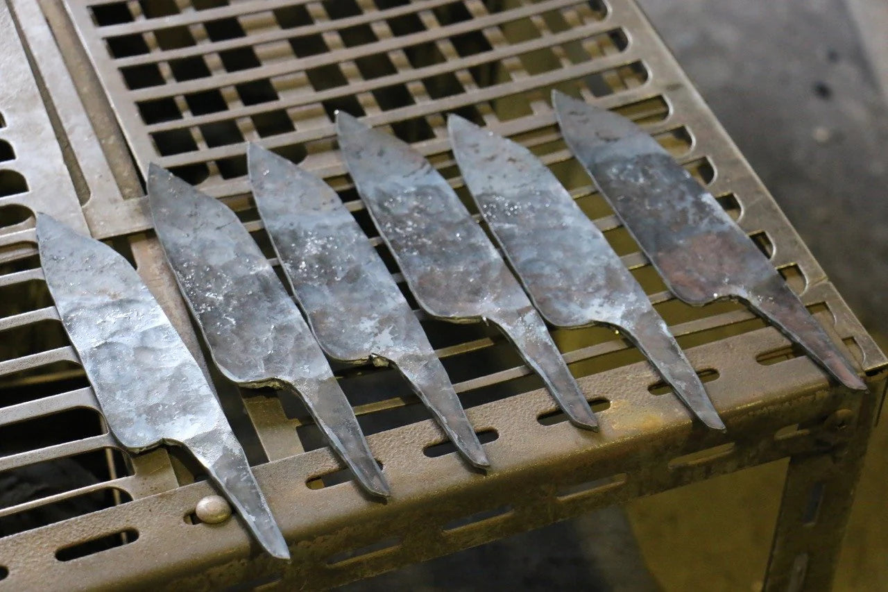 Katsushige Anryu Blue Super (บลูซุปเปอร์สตีล) มีด Santoku มีดทำครัวญี่ปุ่น 165mm ด้ามไม้พะยูง