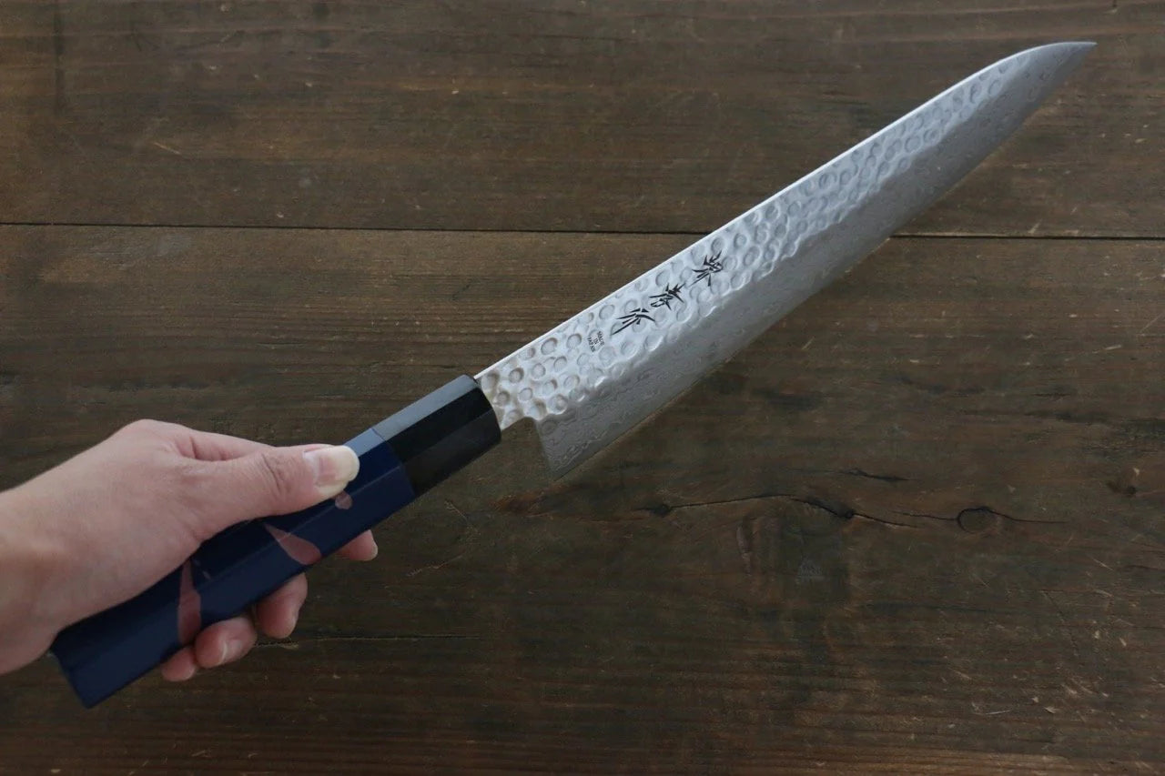 Sakai Takayuki AUS10 ดามัสกัส 45 ชั้น ลายค้อนตี มีดกิวโตะ Gyuto มีดทำครัวญี่ปุ่น 240mm ด้ามเคลือบสีน้ำเงิน มีฝัก (ปลอก) มีด