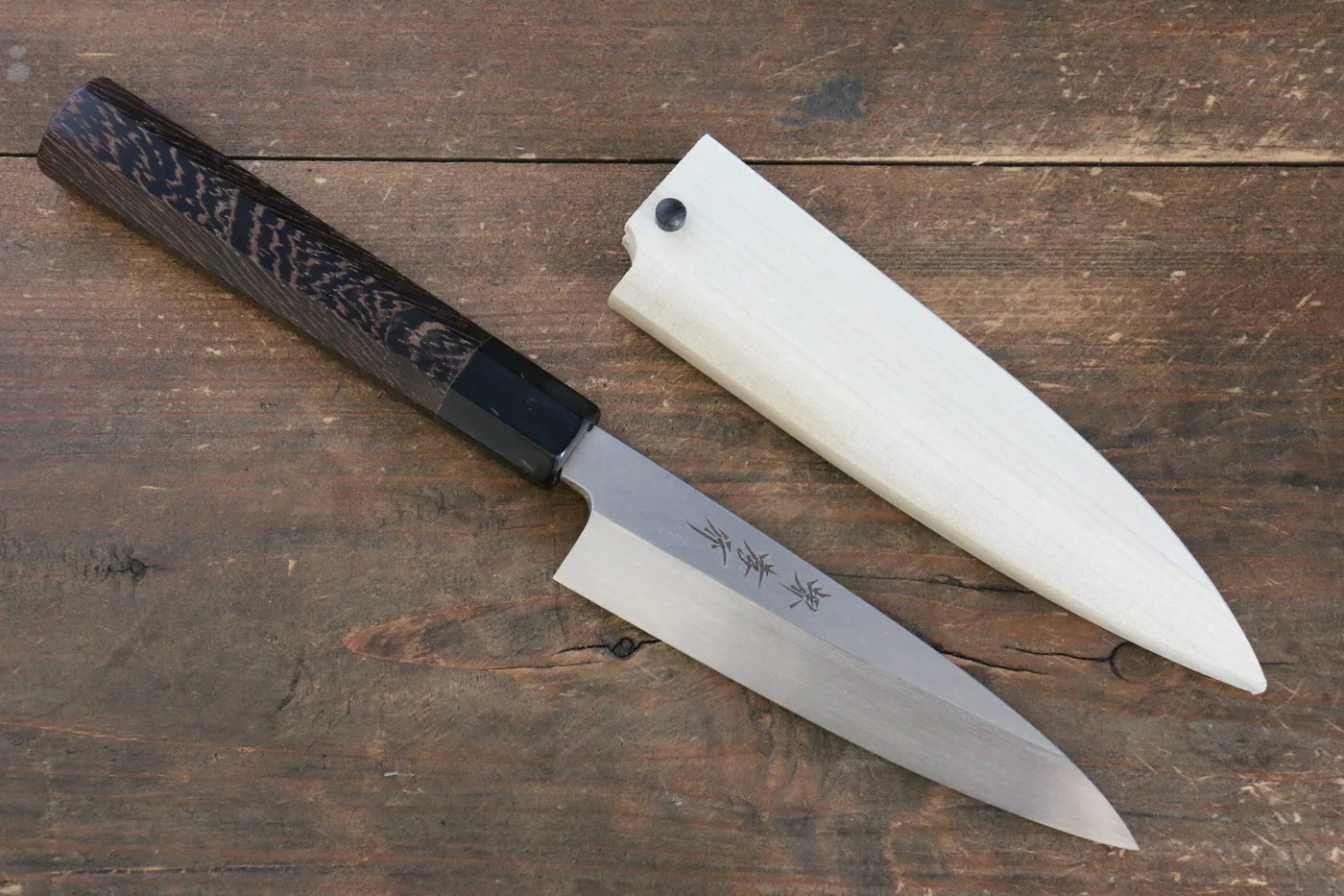 Sakai Takayuki Honyaki White Steel (เหล็กกล้าขาว) No.2 มีดเเกะลายใบไม้สำหรับประดับ Baran มีดทำครัวญี่ปุ่น 120mm ด้ามไม้เวงเก้ มีฝัก (ปลอก) มีด