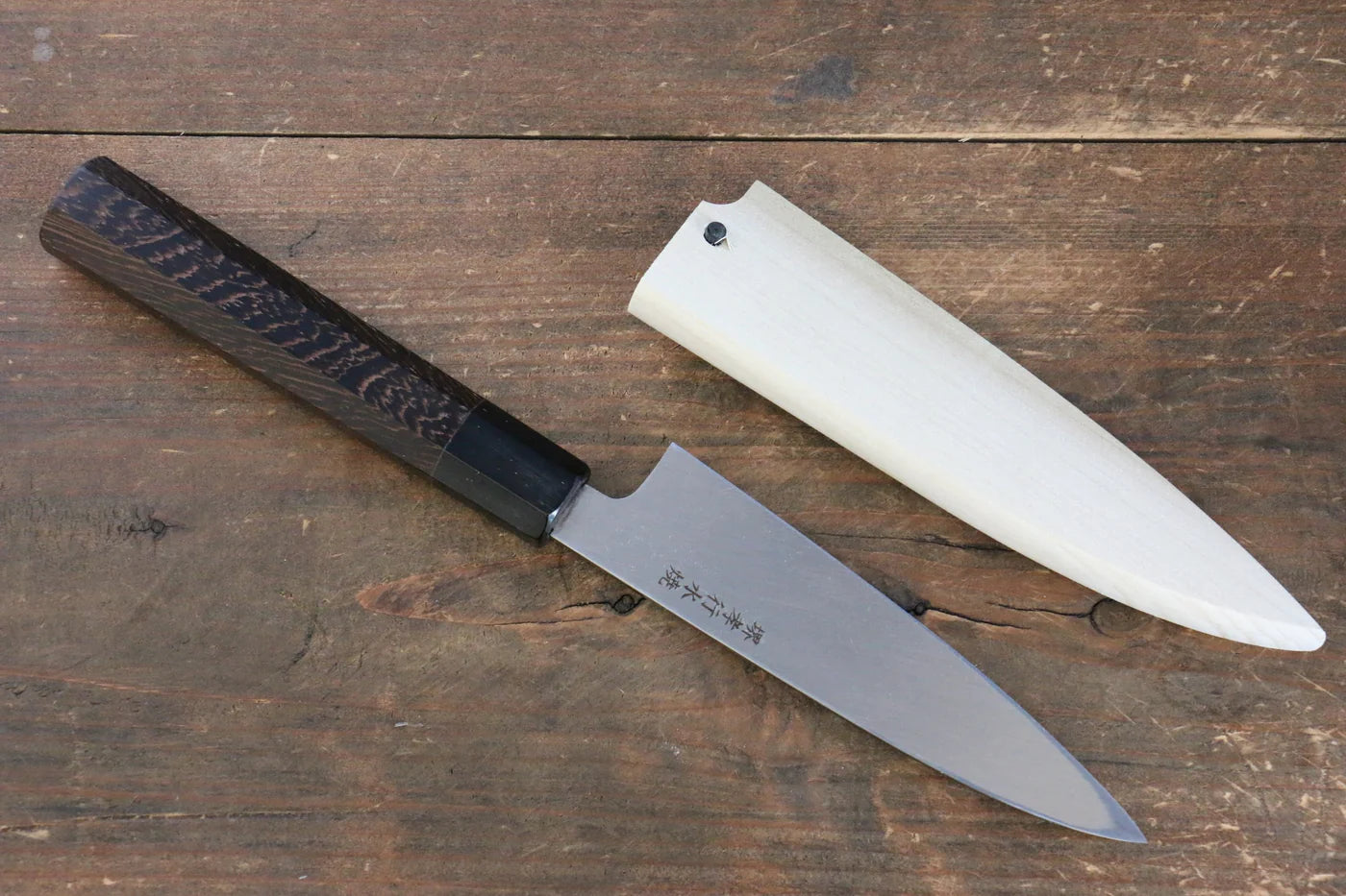 Sakai Takayuki Honyaki White Steel (เหล็กกล้าขาว) No.2 มีดเเกะลายใบไม้สำหรับประดับ Baran มีดทำครัวญี่ปุ่น 120mm ด้ามไม้เวงเก้ มีฝัก (ปลอก) มีด