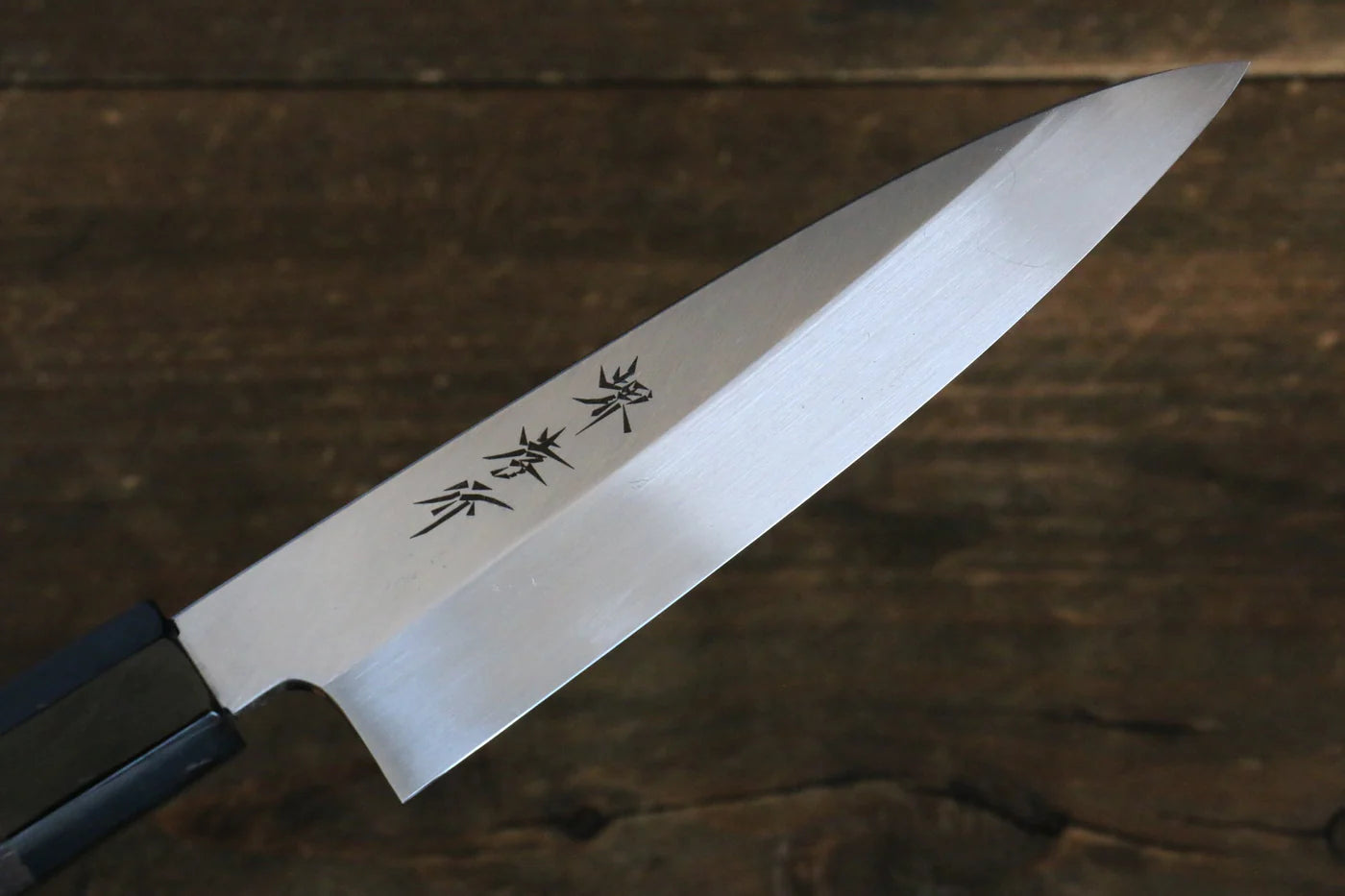 Sakai Takayuki Honyaki White Steel (เหล็กกล้าขาว) No.2 มีดเเกะลายใบไม้สำหรับประดับ Baran มีดทำครัวญี่ปุ่น 120mm ด้ามไม้เวงเก้ มีฝัก (ปลอก) มีด