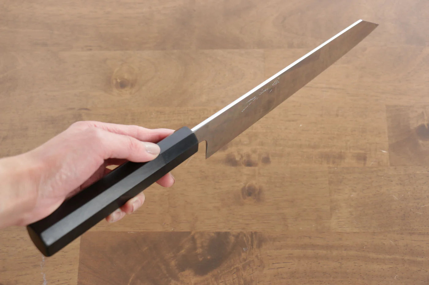 Jikko Honyaki White Steel (เหล็กกล้าขาว) No.3 ขัดขึ้นเงากระจก มีด Kiritsuke Gyuto มีดทำครัวญี่ปุ่น 240mm ด้ามไม้มะเกลือ
