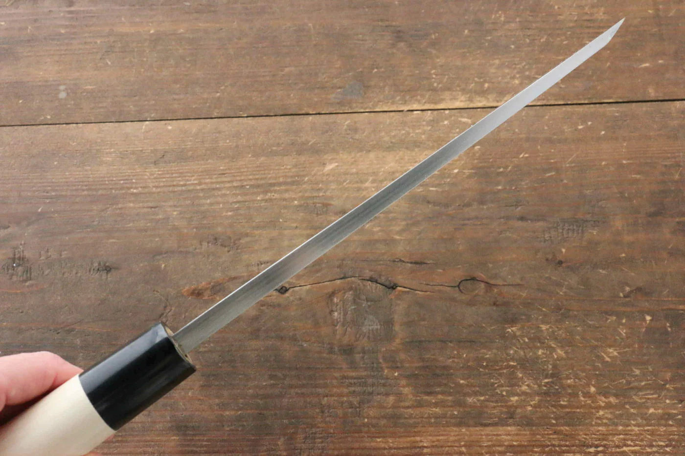 Sakai Takayuki Kasumitogi White Steel (เหล็กกล้าขาว) สลักลายปลาหมึกยักษ์ มีด Deba มีดทำครัวญี่ปุ่น ด้ามต้นเเมกโนเลีย