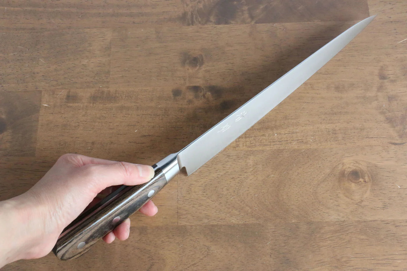 Seisuke R2/SG2 มีดเลาะเอ็น Sujihiki มีดทำครัวญี่ปุ่น 240mm ด้ามไม้ Pakka wood สีน้ำตาล