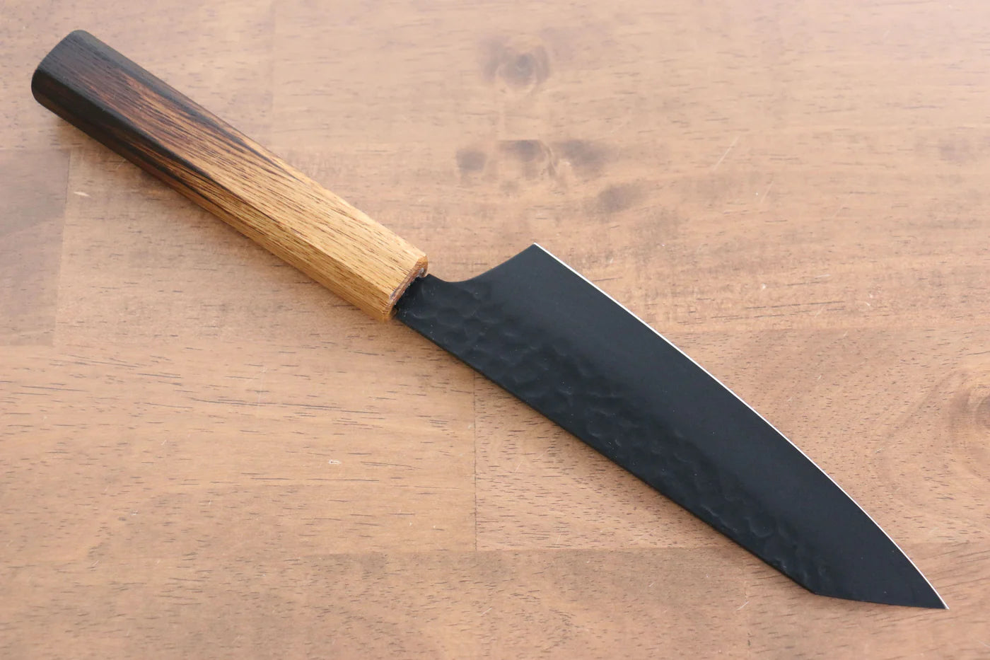 Sakai Takayuki Kurokage VG10 ลายค้อนตี เคลือบเทฟลอน มีด Kiritsuke Santoku มีดทำครัวญี่ปุ่น 160mm ด้ามไม้โอ๊กเผา