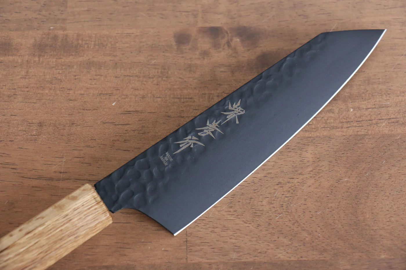 Sakai Takayuki Kurokage VG10 ลายค้อนตี เคลือบเทฟลอน มีด Kiritsuke Santoku มีดทำครัวญี่ปุ่น 160mm ด้ามไม้โอ๊กเผา