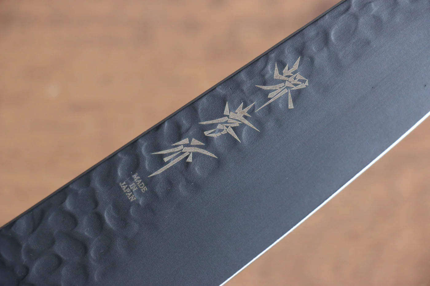 Sakai Takayuki Kurokage VG10 ลายค้อนตี เคลือบเทฟลอน มีด Kiritsuke Santoku มีดทำครัวญี่ปุ่น 160mm ด้ามไม้โอ๊กเผา