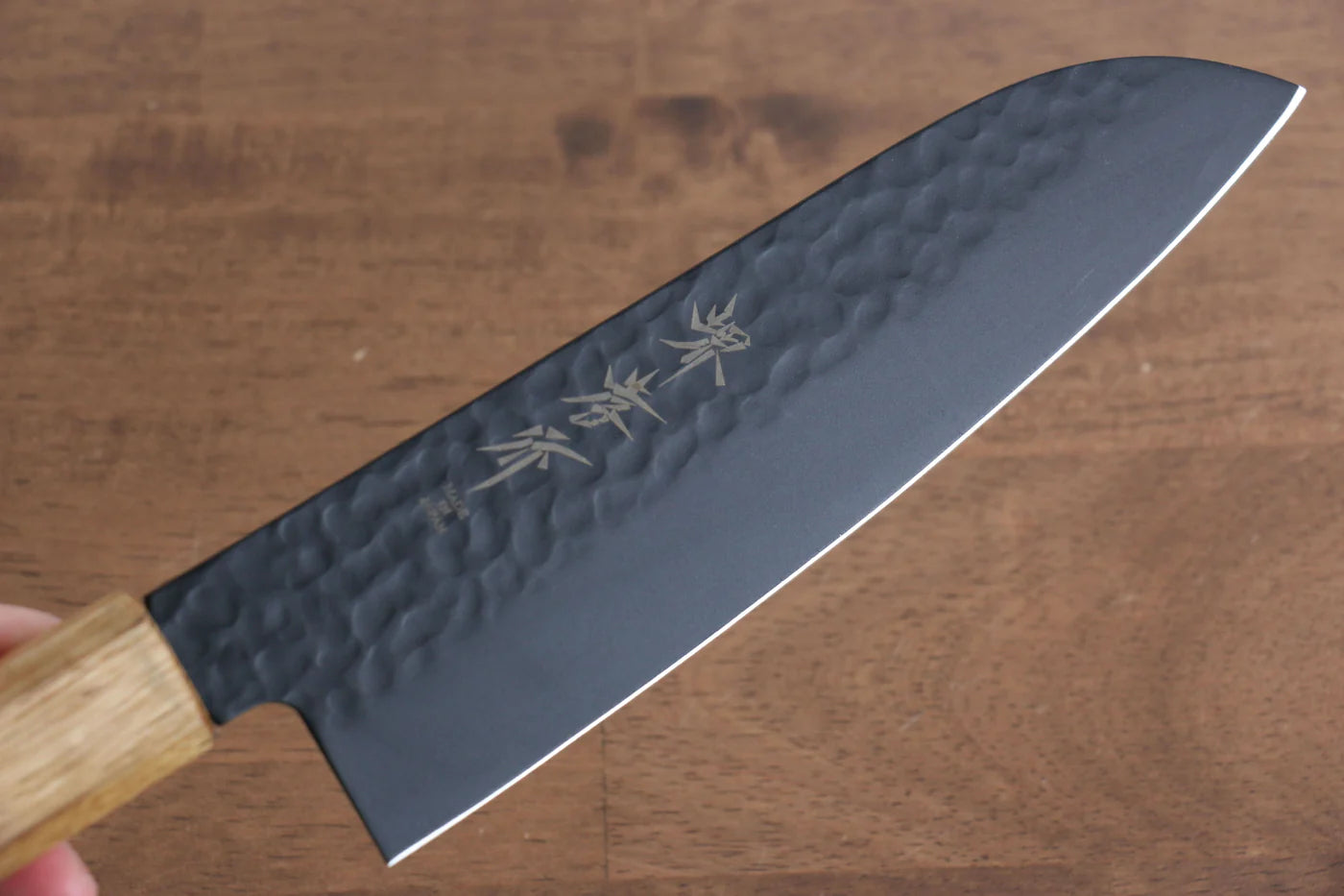 Sakai Takayuki Kurokage VG10 ลายค้อนตี เคลือบเทฟลอน มีด Santoku มีดทำครัวญี่ปุ่น 170mm ด้ามไม้โอ๊กเผา
