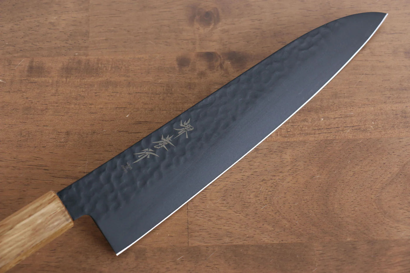 Sakai Takayuki Kurokage VG10 ลายค้อนตี เคลือบเทฟลอน มีดกิวโตะ Gyuto มีดทำครัวญี่ปุ่น 240mm ด้ามไม้โอ๊กเผา
