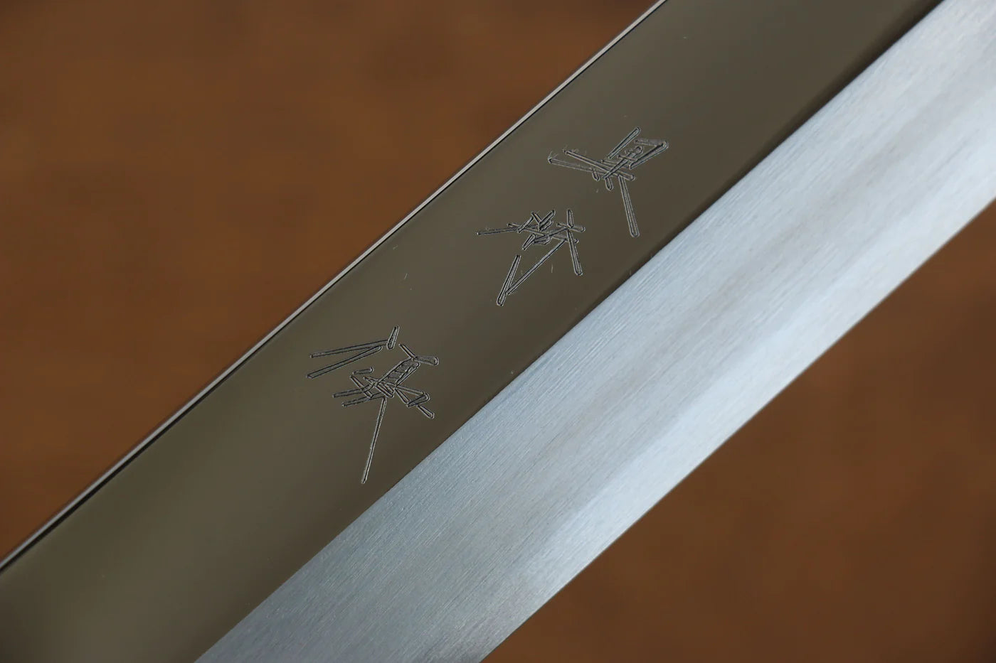 Yu Kurosaki Blue Steel (บลูสตีล) No.2 ขัดขึ้นเงากระจก มีด Yanagiba มีดทำครัวญี่ปุ่น 330mm ด้ามไม้มะเกลือ (ประดับห่วงคู่เขาควาย)
