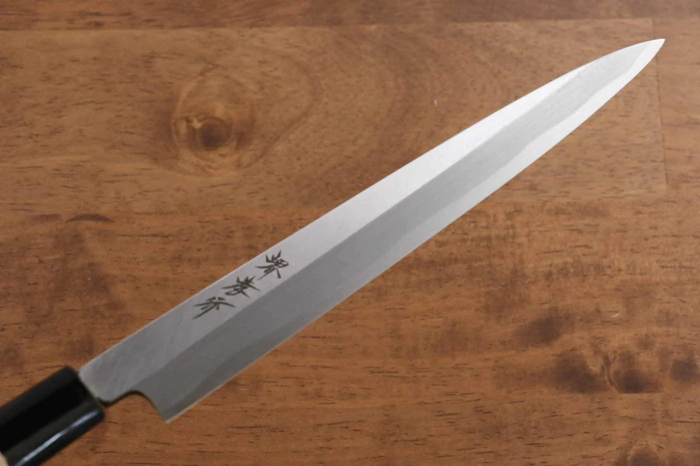 Sakai Takayuki Kasumitogi White Steel (เหล็กกล้าขาว) มีด Fuguhiki มีดทำครัวญี่ปุ่น ด้ามต้นเเมกโนเลีย
