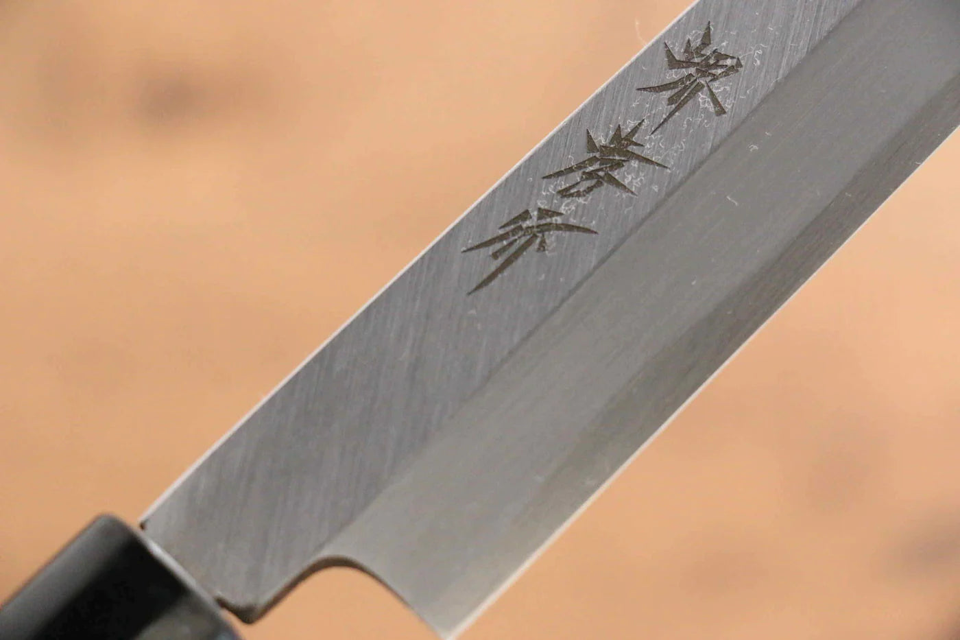 Sakai Takayuki Kasumitogi White Steel (เหล็กกล้าขาว) มีด Fuguhiki มีดทำครัวญี่ปุ่น ด้ามต้นเเมกโนเลีย