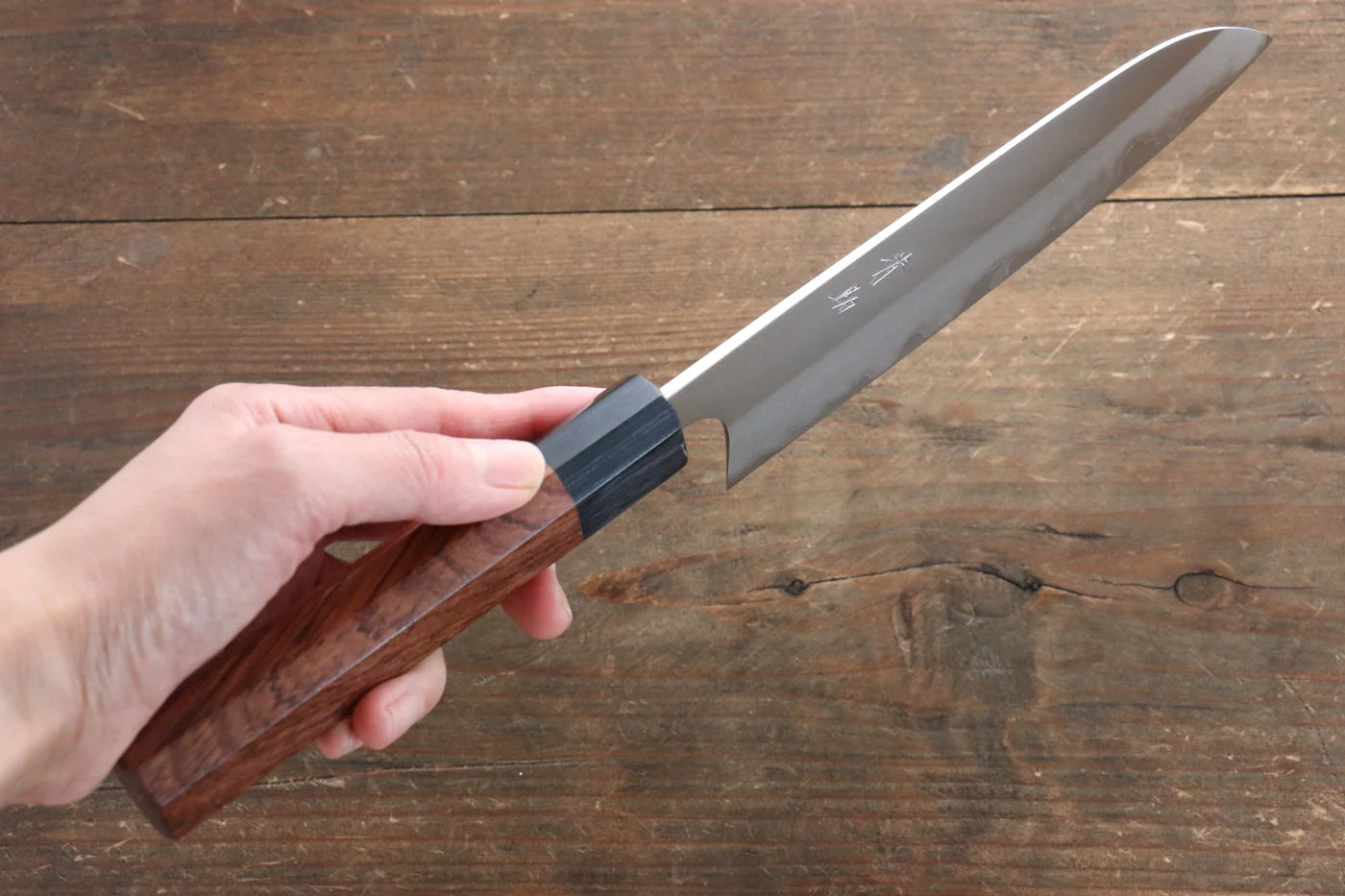 Seisuke White Steel (เหล็กกล้าขาว) ขัด มีด Santoku มีดทำครัวญี่ปุ่น 165mm ด้ามฮอนดูรัส