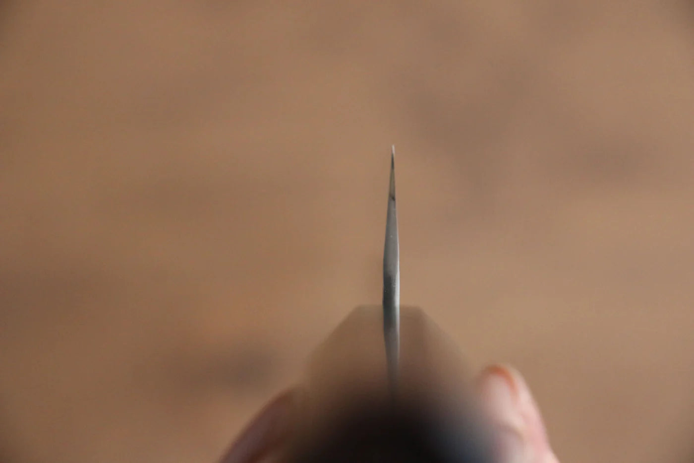 Yu Kurosaki Senko Ei R2/SG2 ลายค้อนตี มีดเลาะเอ็น Sujihiki มีดทำครัวญี่ปุ่น 240mm ด้ามไม้พะยูง (เฟอร์รูล: ไม้ Pakka wood สีเขียว)