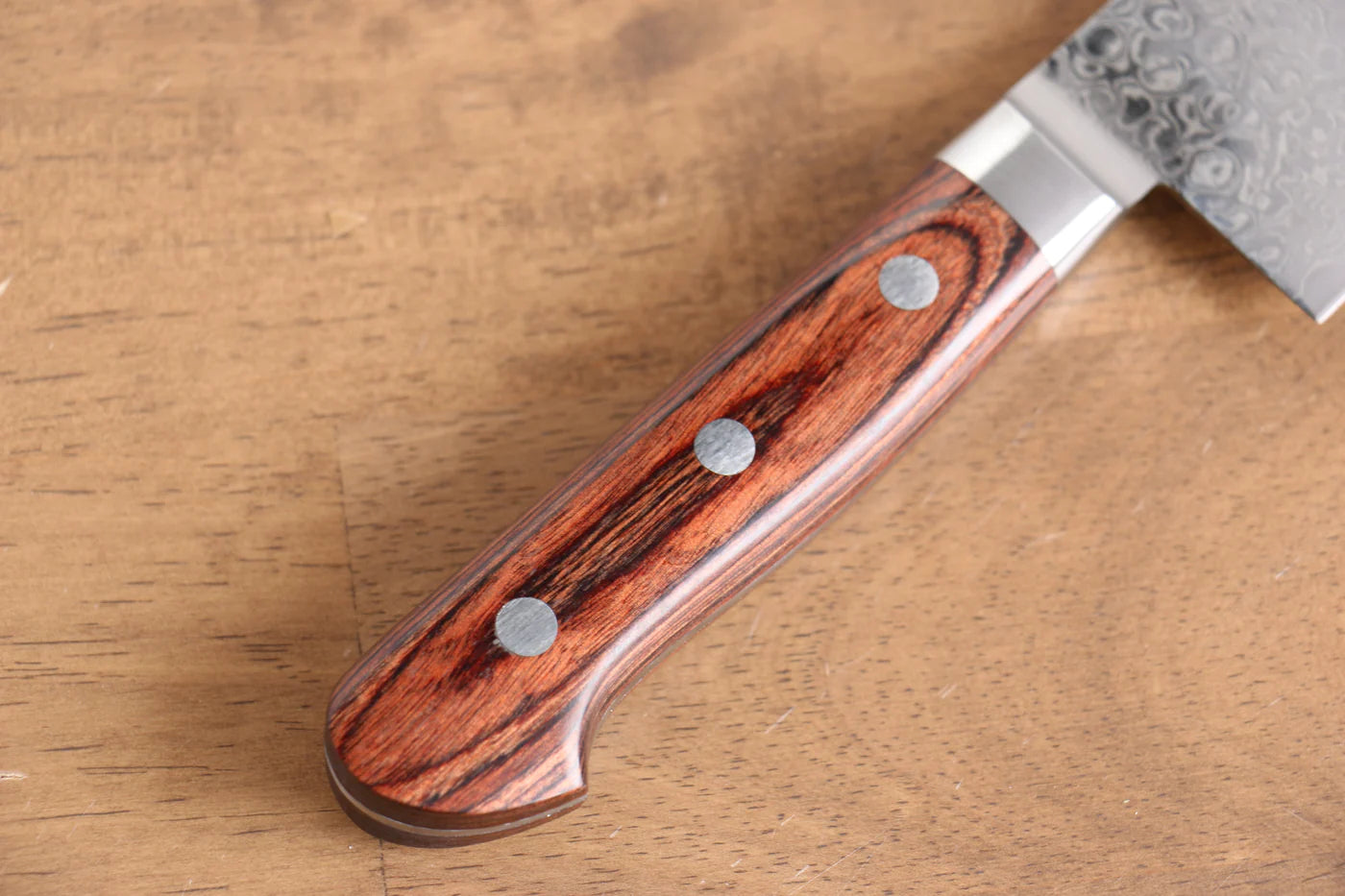 Seisuke Mokusei ZA-18 ขัดขึ้นเงากระจก ลายดามัสกัส มีด Santoku มีดทำครัวญี่ปุ่น 170mm ด้ามไม้ Pakka wood สีน้ำตาล