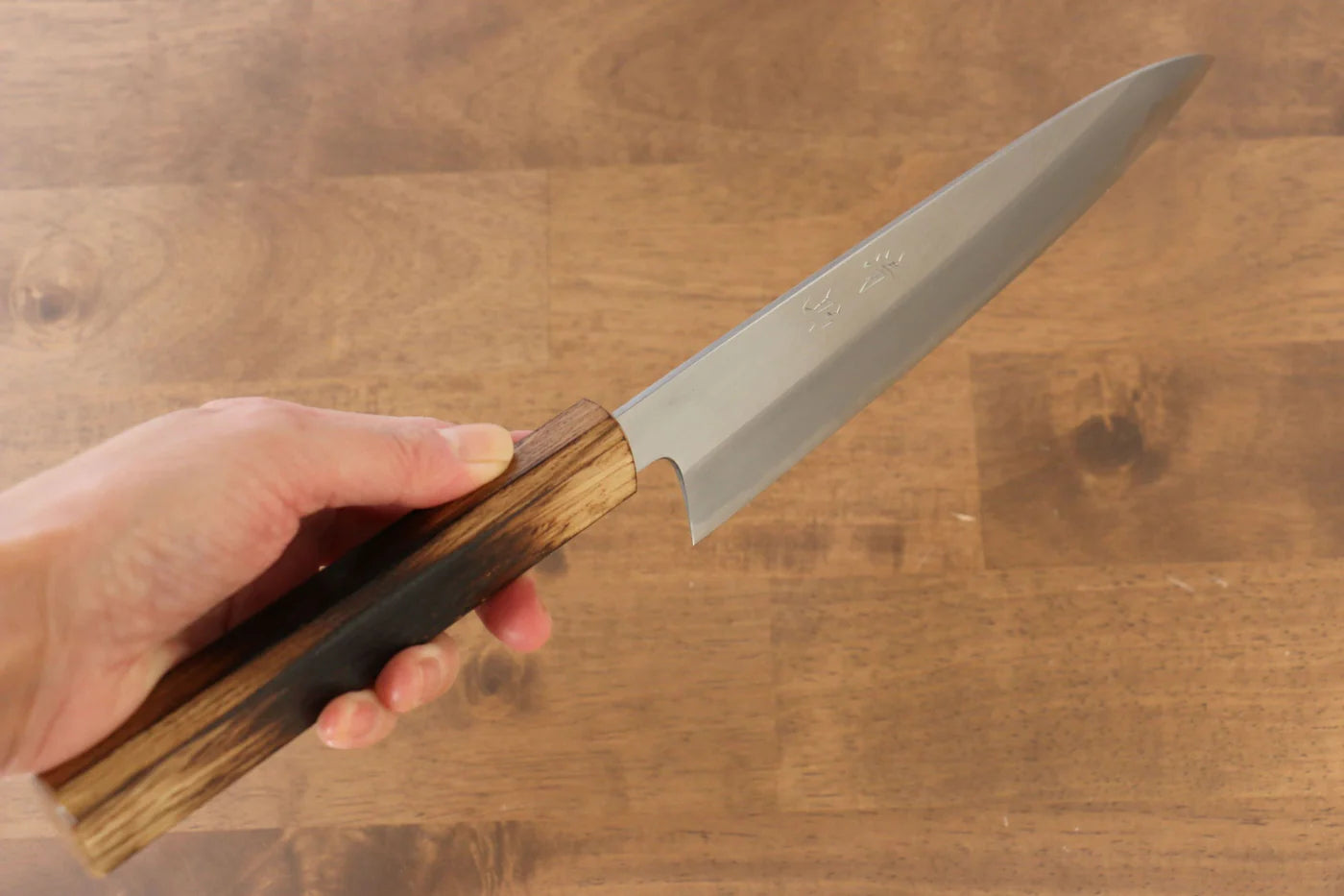 Seisuke White Steel (เหล็กกล้าขาว) No.2 มีดกิวโตะ Gyuto มีดทำครัวญี่ปุ่น 240mm ด้ามไม้โอ๊กเผา (Mehakkaku)
