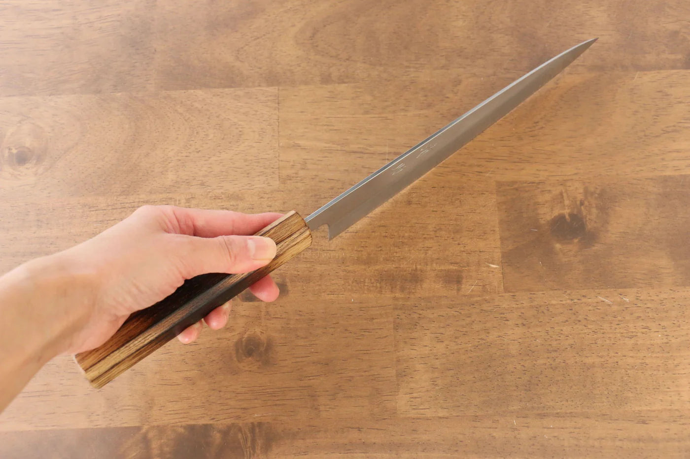 Seisuke White Steel (เหล็กกล้าขาว) No.2 มีดกิวโตะ Gyuto มีดทำครัวญี่ปุ่น 240mm ด้ามไม้โอ๊กเผา (Mehakkaku)