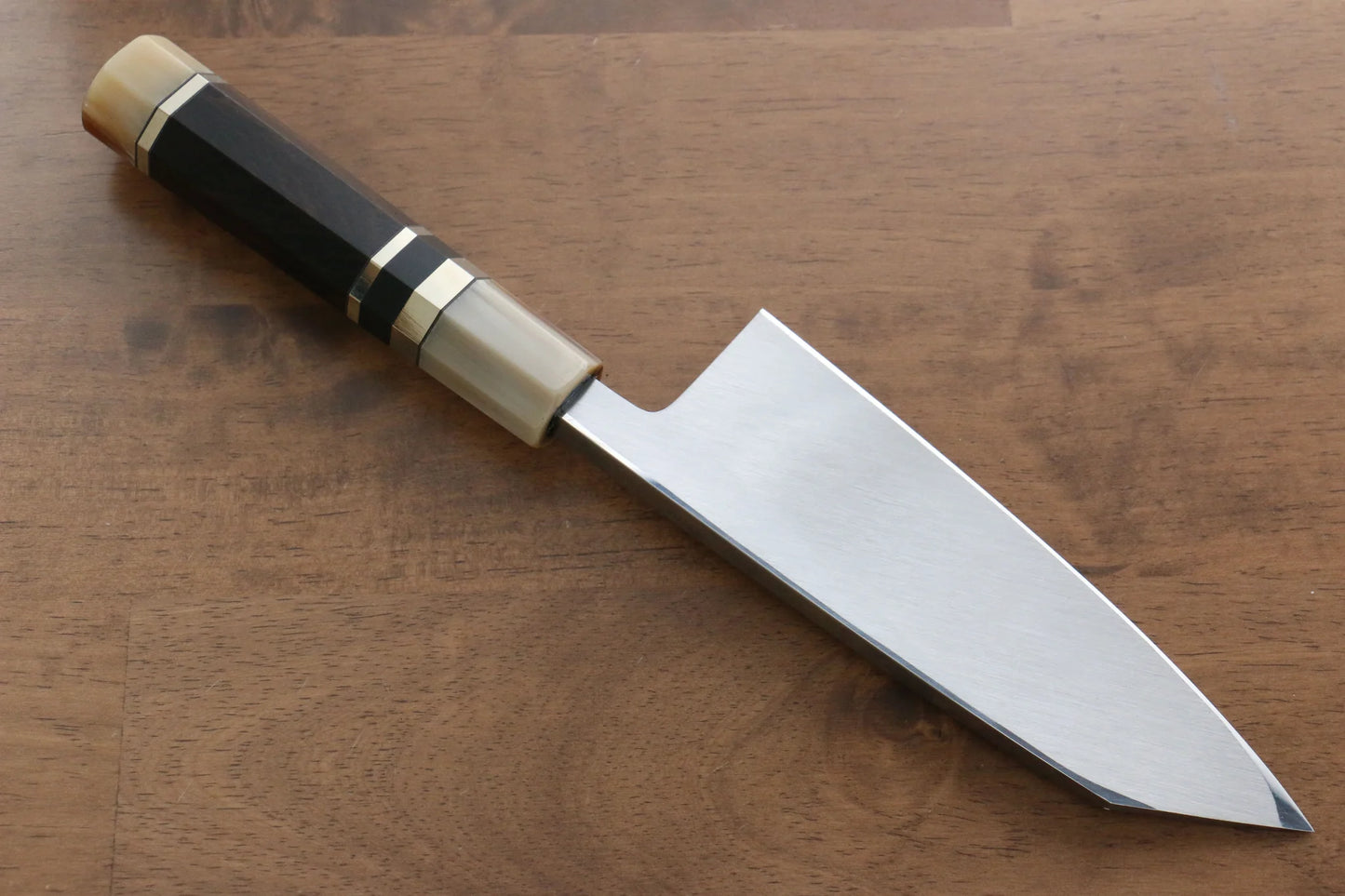 Jikko  White Steel (เหล็กกล้าขาว) มีด Kiritsuke Deba มีดทำครัวญี่ปุ่น 150mm ด้ามไม้มะเกลือ (ประดับห่วงคู่)