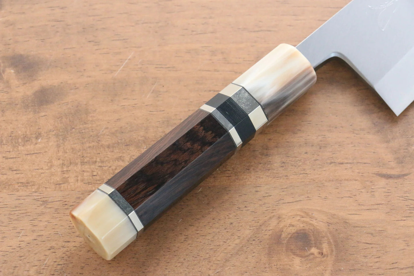 Jikko  White Steel (เหล็กกล้าขาว) มีด Kiritsuke Deba มีดทำครัวญี่ปุ่น 150mm ด้ามไม้มะเกลือ (ประดับห่วงคู่)
